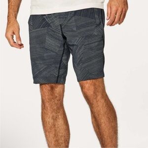 Lululemon Pace Breaker Short 9” Men’s Large Shorts Etch Light Cast Black